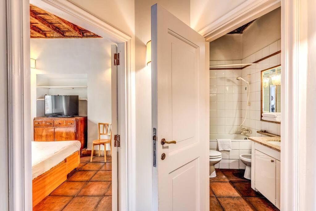 Flat With Lovely Views Near Piazza Navona Apartamento *