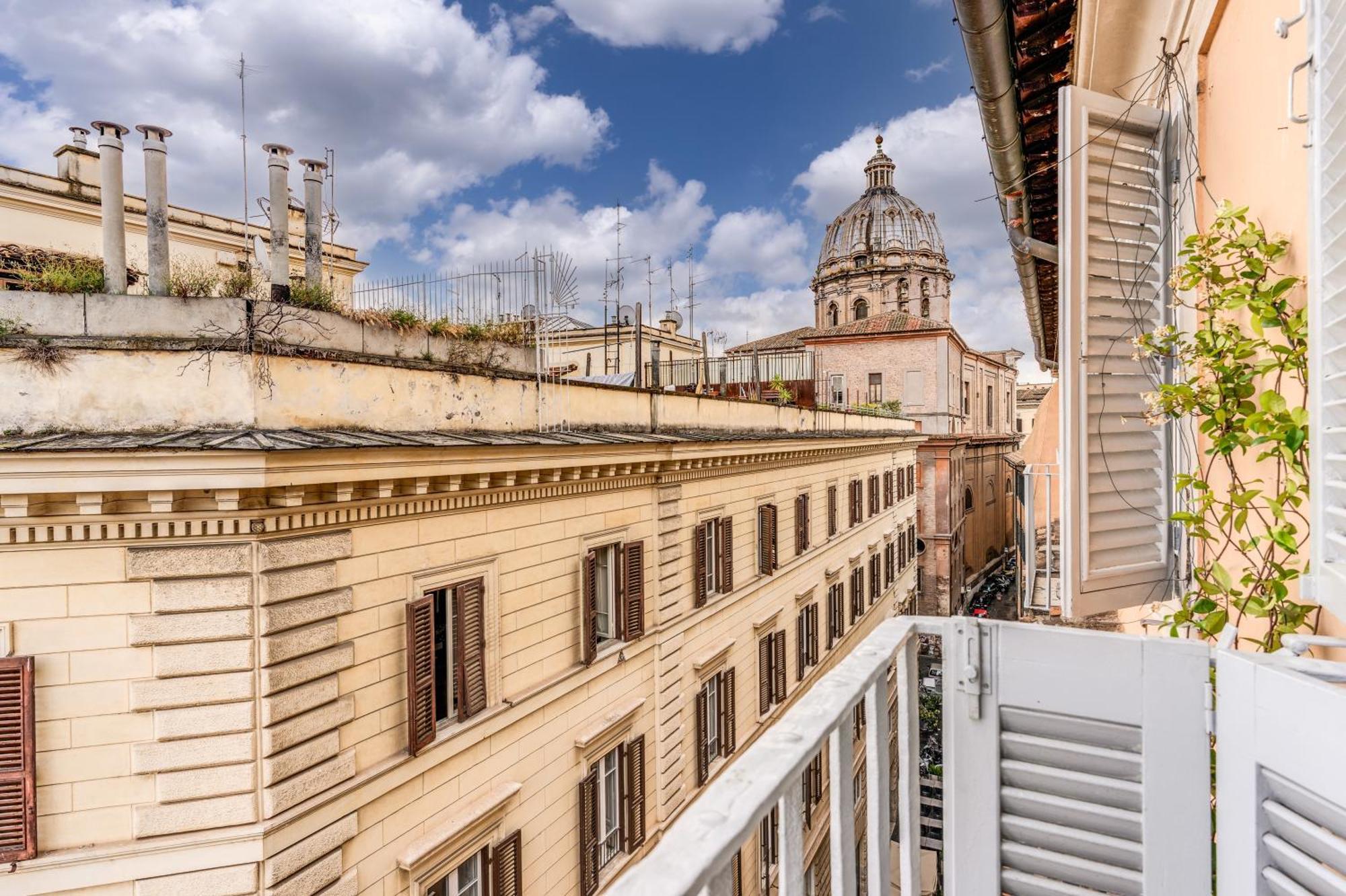 Flat With Lovely Views Near Piazza Navona Roma